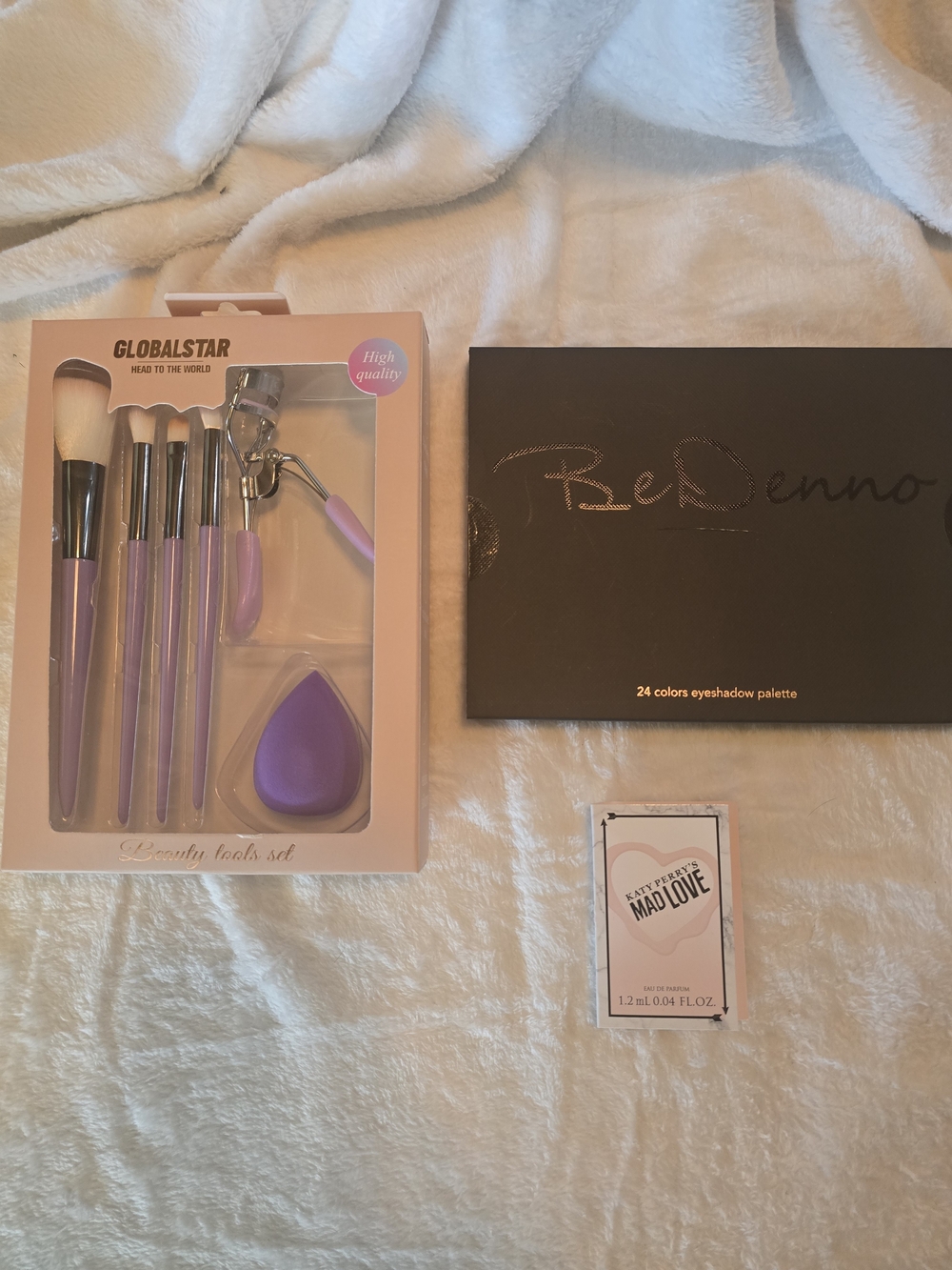 Globalstar Brush Set, 24-Color Palette & Katy Perry Mad Love Perfume Sample